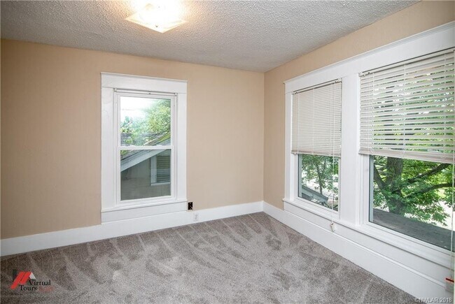Building Photo - Charming 3 Bedroom Home in South Highland ...