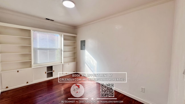 Building Photo - Beautiful 3 bedroom home with large backya...