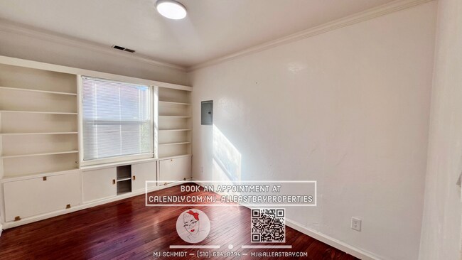 Building Photo - Beautiful 3 bedroom home with large backyard and garage