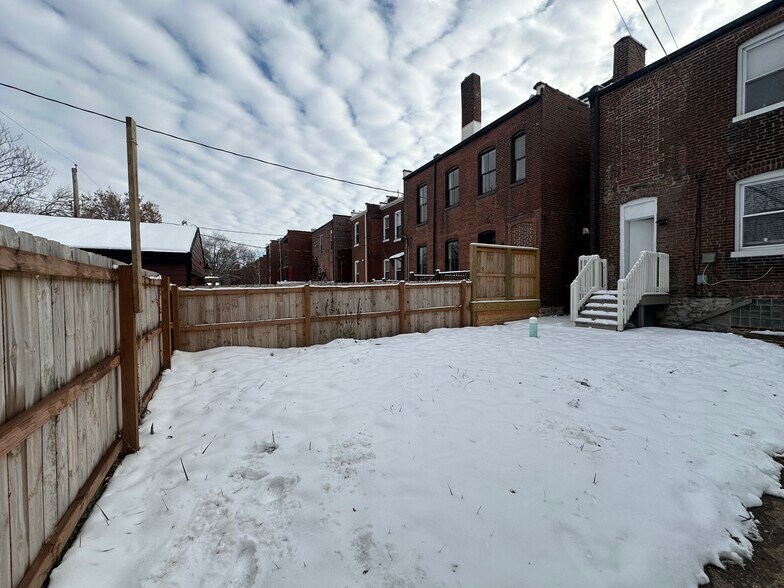 Building Photo - 2747 Armand Pl
