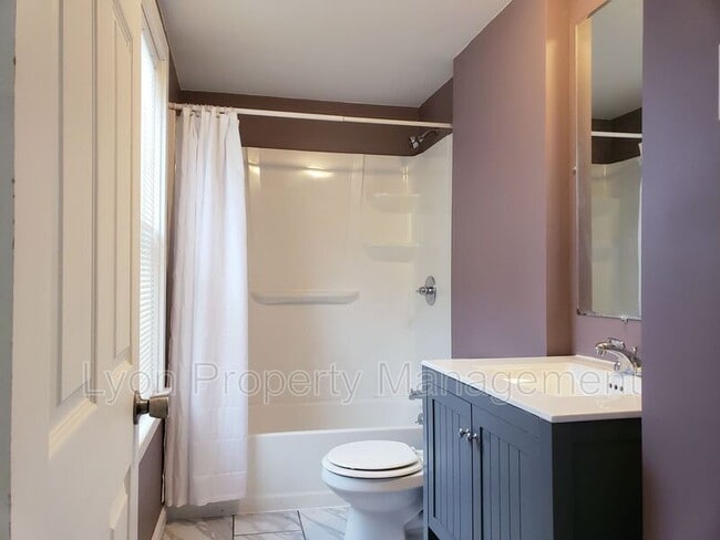 Building Photo - 276 Hunt St