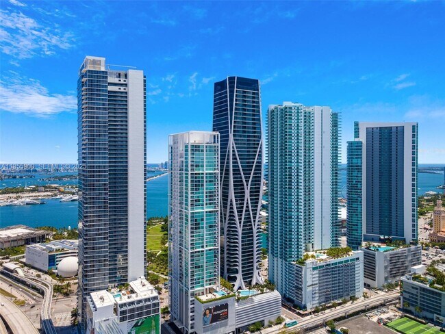 Building Photo - 1000 Biscayne Blvd