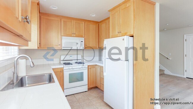 Building Photo - 1167 Broadway