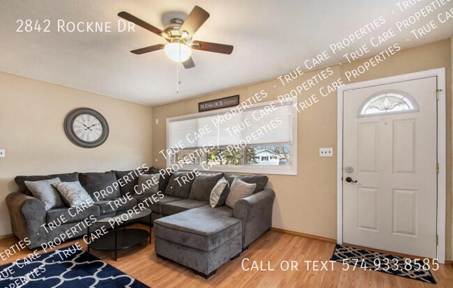 Building Photo - 2842 Rockne Dr