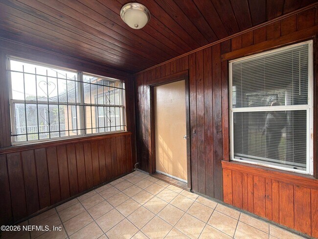 Building Photo - 5326 Mays Dr