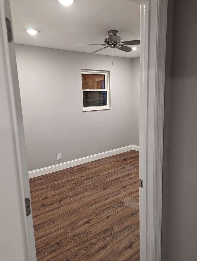 Building Photo - 3 Bedroom in Fort Sanders Duplex | Near UTK