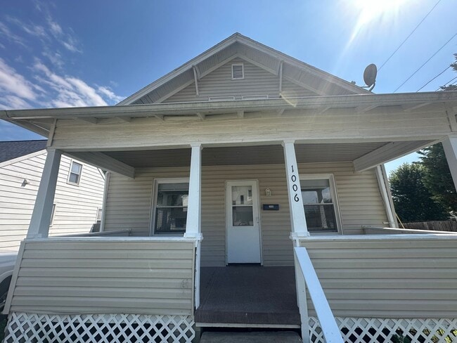 Building Photo - Spacious 3-Bedroom Home with Basement – Available NOW! – $1400/month