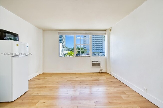 Building Photo - 6484 Indian Creek Dr