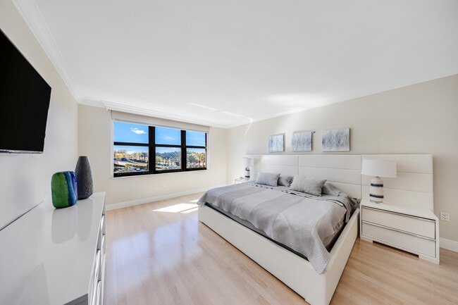 Building Photo - 9801 Collins Ave