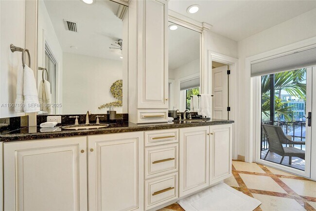 Building Photo - 2035 NE 31st Ave