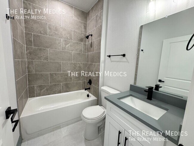 Building Photo - 2226 Rock Dr