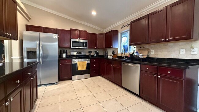 Building Photo - 3647 SW Ballweg St