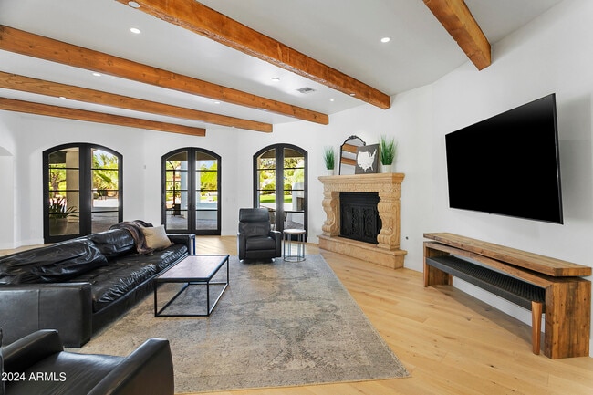 Building Photo - 6732 E San Juan Ave