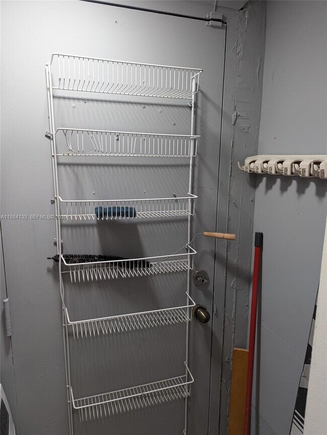 Building Photo - 13700 SW 62nd St