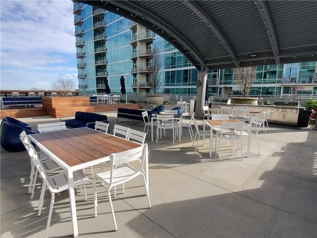 Building Photo - 923 Peachtree St NE