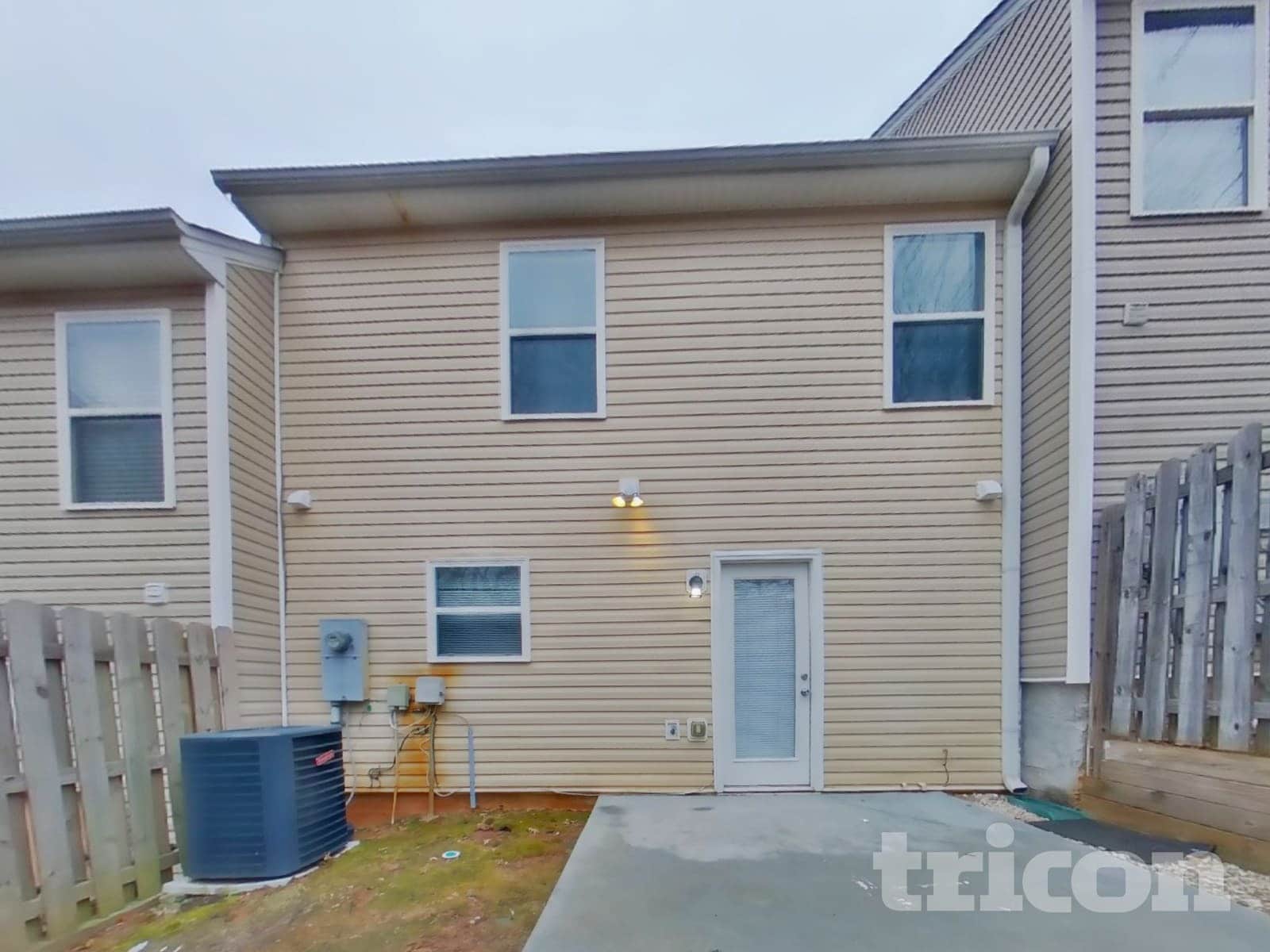 Building Photo - 1436 Little Creek Dr