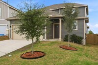 Building Photo - Spacious 3-Bed, 2.5-Bath Home with Island Kitchen, Fenced Yard & Garage in St. Hedwig