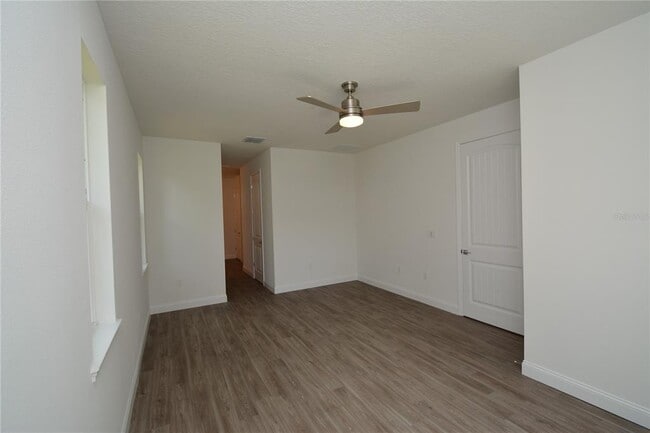 Building Photo - 102 Brittany Ln