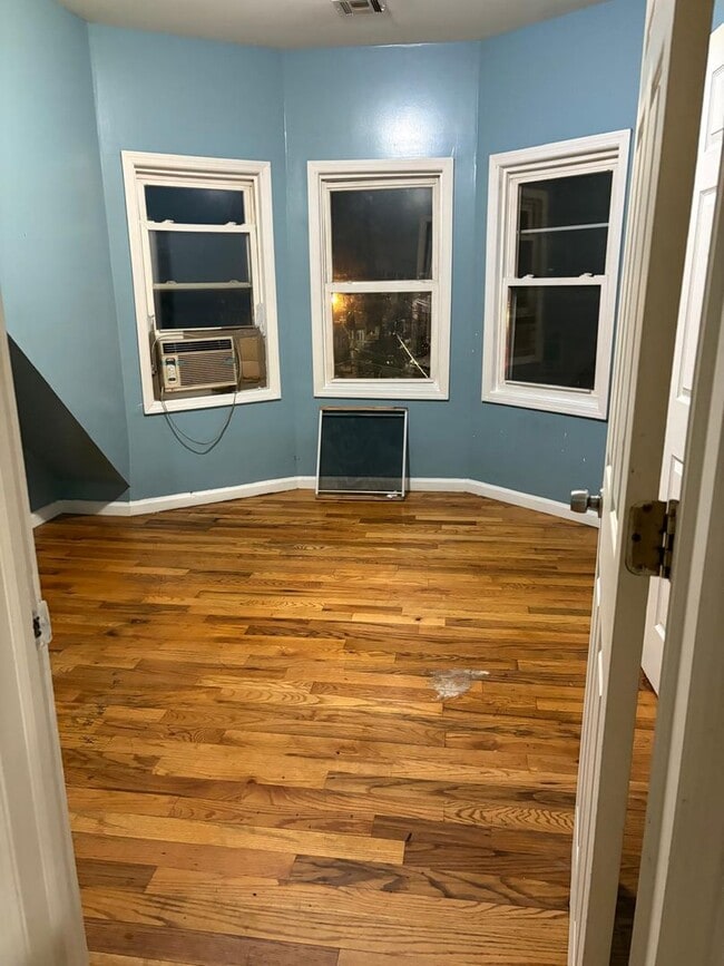 Building Photo - 42 Fabyan Pl