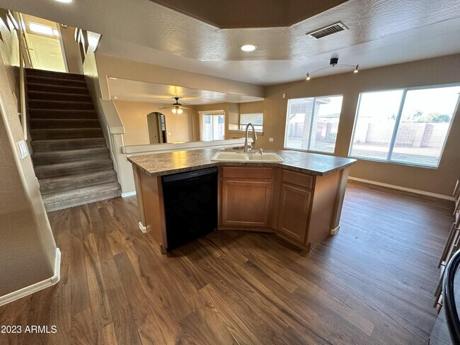 Building Photo - 15514 W Ventura St