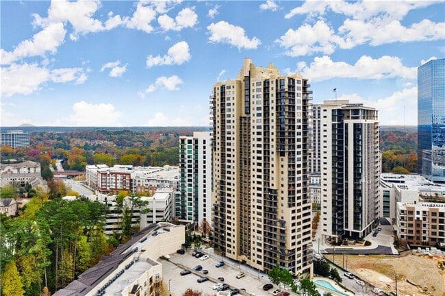 Building Photo - 3481 Lakeside Dr NE