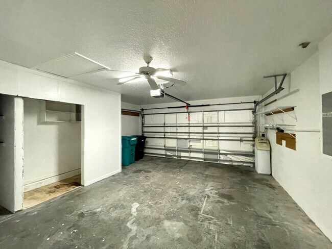 Building Photo - SOUTHEAST ORLANDO  - NICE UPGRADED HOUSE IN TIVOLI WOODS VILLAGE