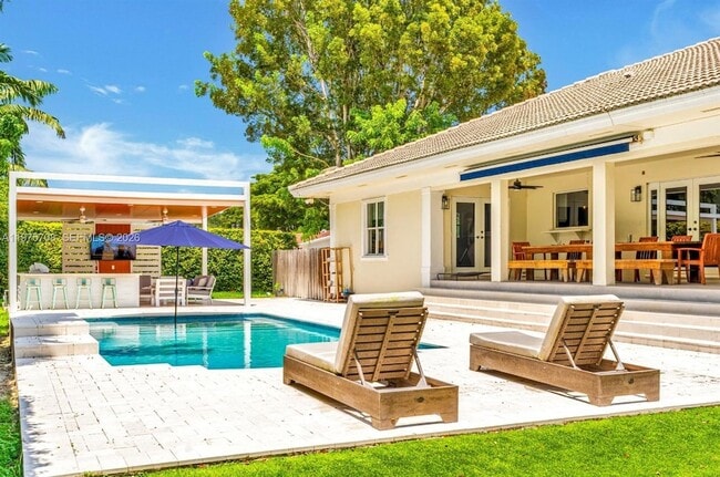 Building Photo - 16550 SW 77th Ct