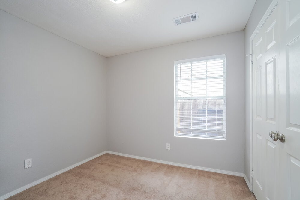 Building Photo - 15154 Elstree Dr