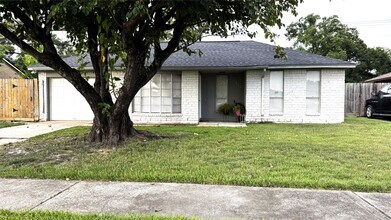 Building Photo - 15138 Old Creek Rd