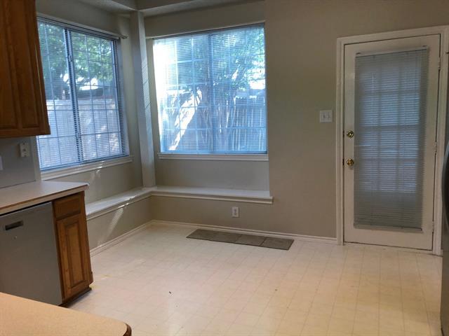 Building Photo - 2118 Stoneridge Dr