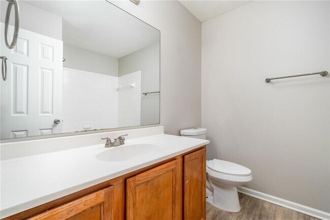 Building Photo - 7683 Creekside Ln