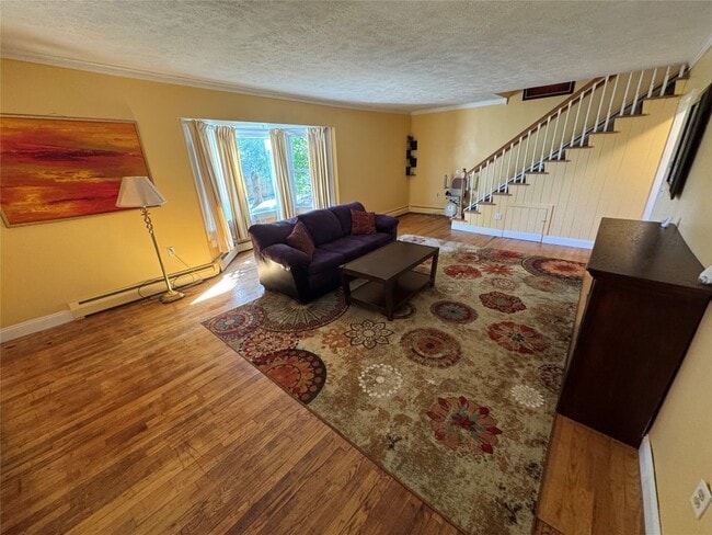 Building Photo - 453 Grippen Hill Rd
