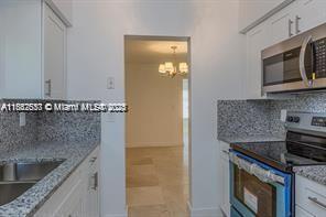 Building Photo - 2880 S Le Jeune Rd