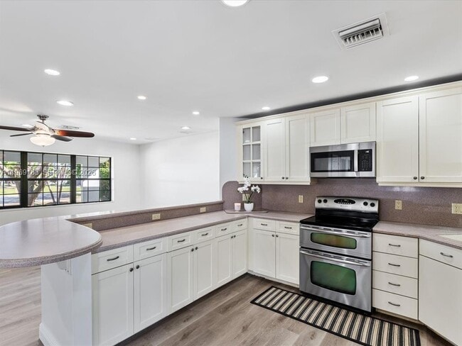 Building Photo - 8 SW 11th St