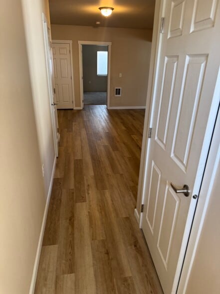 Building Photo - 5209 E Upriver Dr