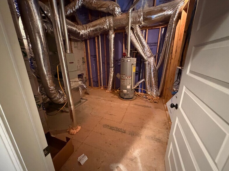 Building Photo - End Unit 3 Bedroom Townhome in Auburn