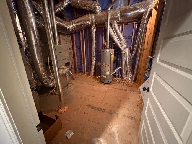 Building Photo - End Unit 3 Bedroom Townhome in Auburn