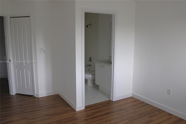 Building Photo - 4435 SW 160th Ave