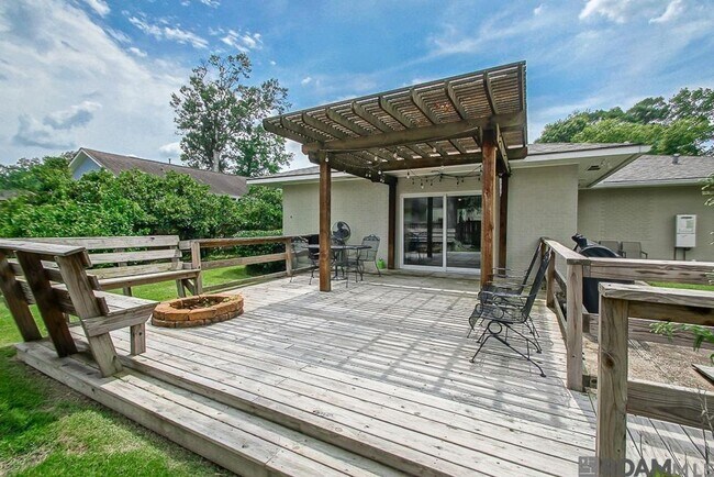 Building Photo - Mid-City Luxury Rental – 4 Bed / 3 Bath