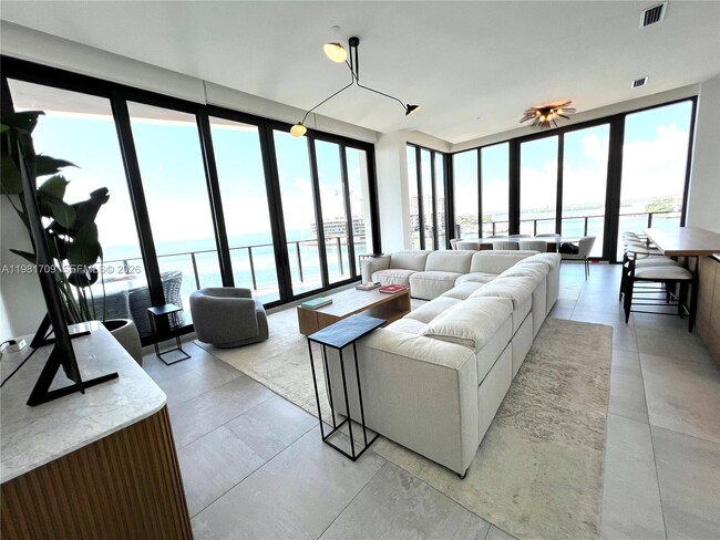 Building Photo - 3581 E Glencoe St