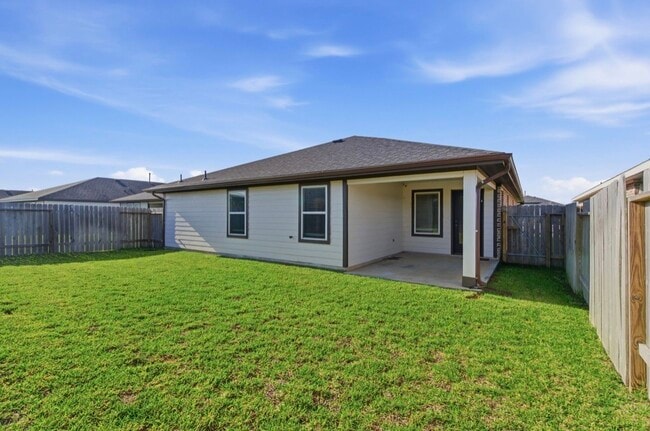 Building Photo - 30034 Reagans Rnch Dr