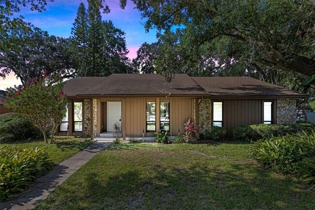 Building Photo - 525 Garden Heights Dr
