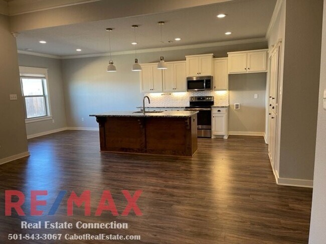 Building Photo - Sorry No Smoking and No Pets Permitted