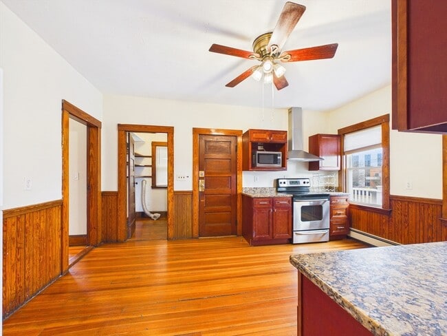 Building Photo - 5-7 Hoyle St