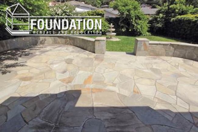 Building Photo - 124 Hilldale Dr