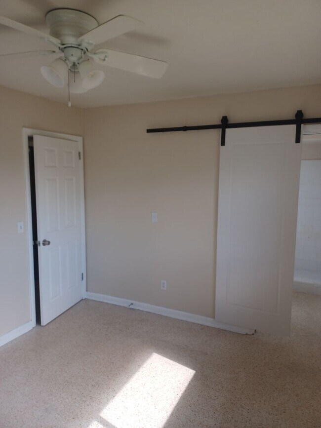 Building Photo - 5132 Calusa Ct