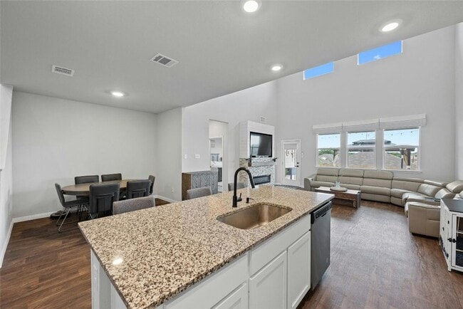 Building Photo - 314 Apache Plum Dr