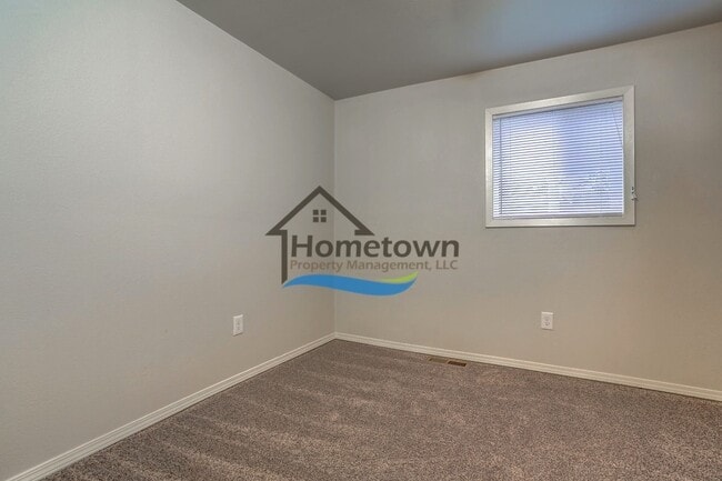 Building Photo - 3 Bed 1 Bath Coeur D'Alene Home with Single Car Garage!