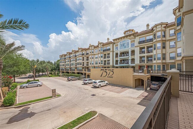 Building Photo - 7575 Kirby Dr