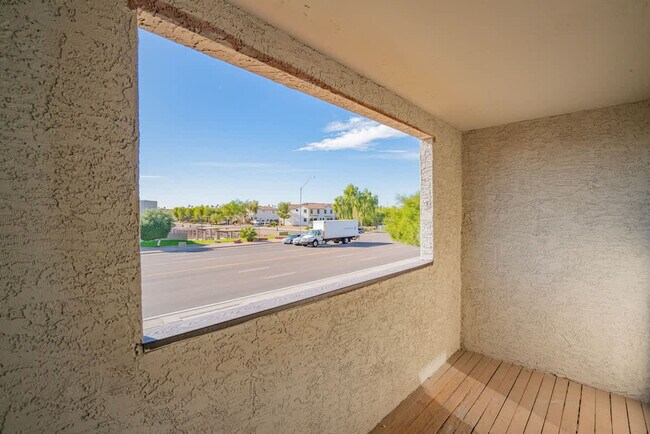 Building Photo - 8550 E McDowell Rd